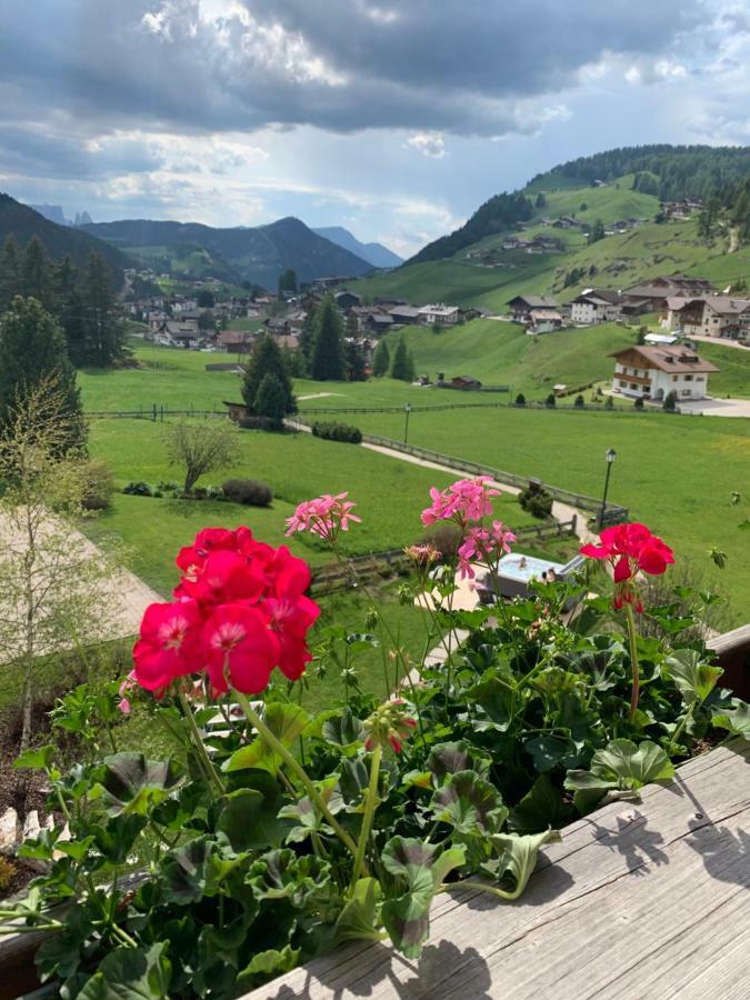Garni Villa Erna Selva di Val Gardena Extérieur photo